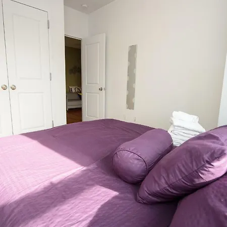 Pitt Street Apartment *