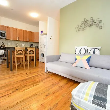 Pitt Street Apartment *