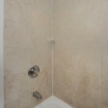 Apartment Midtown West Convenient One Bedroom