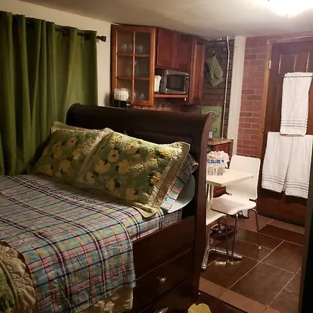 Hamilton's Hideaway *