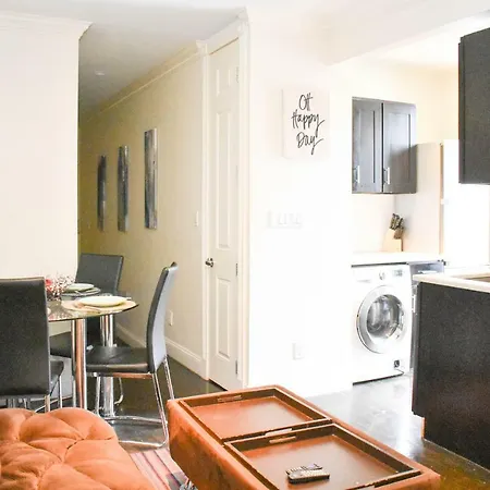 Apartment 10th Avenue *