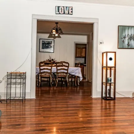 Gem Cozycomfort House By Jfk Holiday home New York