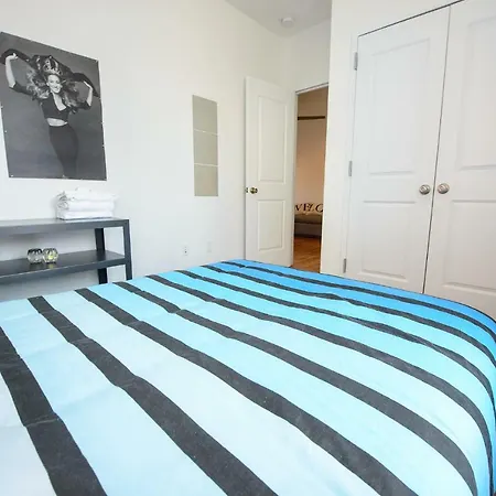 Pitt Street Apartment *