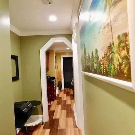 Beautiful High-end Two-bedroom Apartment