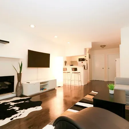 Amazing 2 Bedroom Apt Heart Upper East Side Apartment *