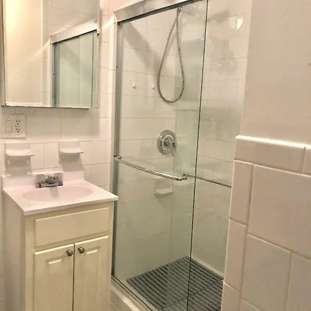 Amazing 2 Bedroom Apt Heart Upper East Side * New York