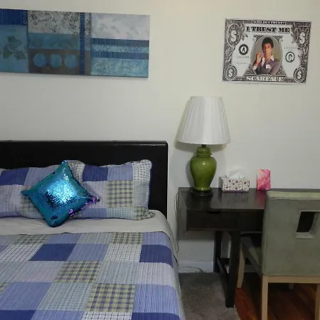 Cozy Master Bedroom Close To Lga And Jfk New York