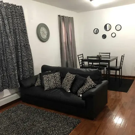 Cozy Three Bedroom Near Jfk Airport Apartment *