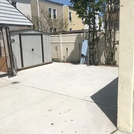 Cozy Three Bedroom Near Jfk Airport *