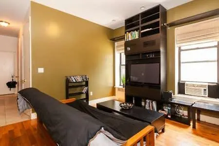 Short-term Fully Furnished 1 Bd Close To Trains In Ny * New York