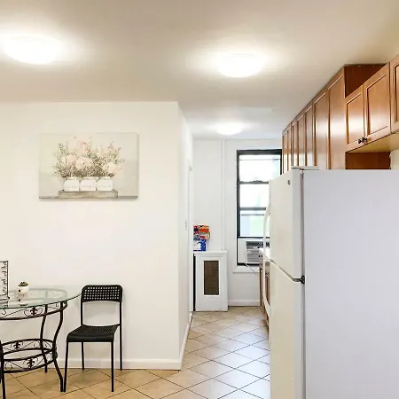 Apartment 2n 689 *