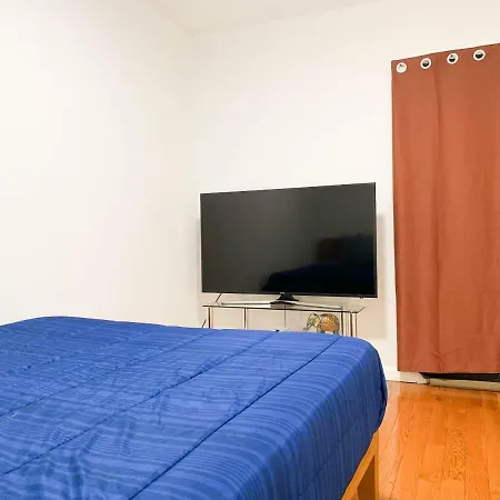 Apartment 2n 689 *