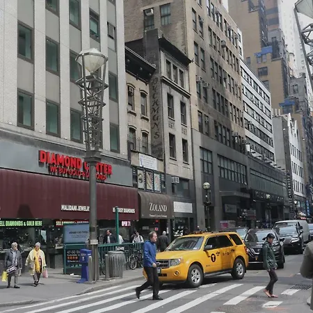 Dom-nyc Hide-a-way *