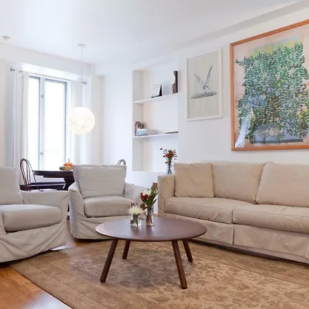 Not So Ordinary Lexington Pied-a-terre *