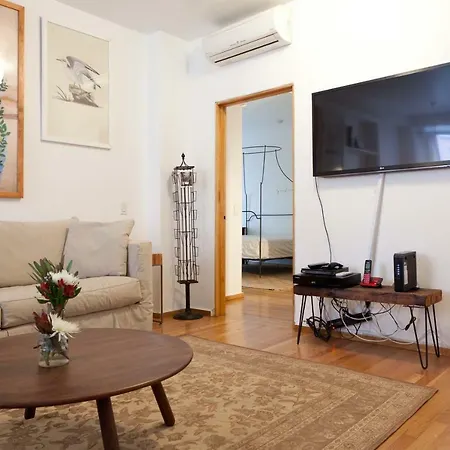 Not So Ordinary Lexington Pied-a-terre *