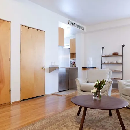 Not So Ordinary Lexington Pied-a-terre