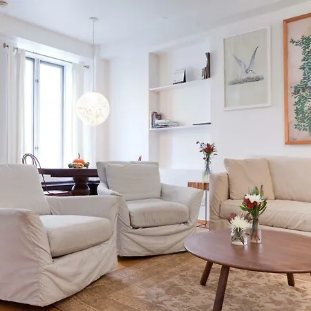 Not So Ordinary Lexington Pied-a-terre Apartment New York