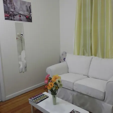 Cozy Master Bedroom Close To Lga And Jfk *