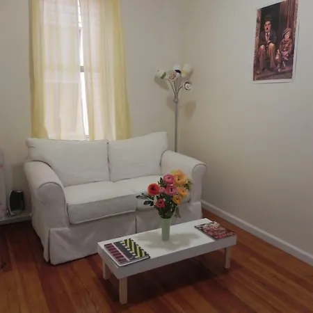 Cozy Master Bedroom Close To Lga And Jfk *