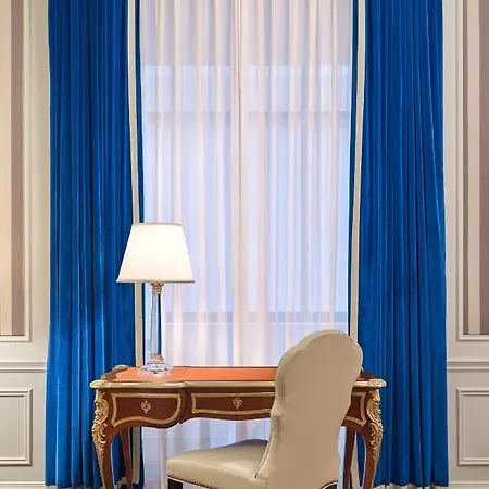 5th & 55th Club Hotel New York
