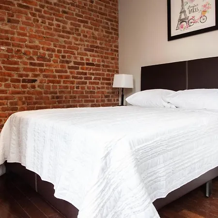 Private Bedroom In City Hostel *