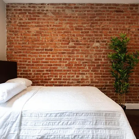 Private Bedroom In City Hostel New York