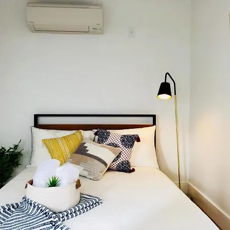 Modern And Newly Renovated 3 Bedroom In Greenpoint Apartment New York