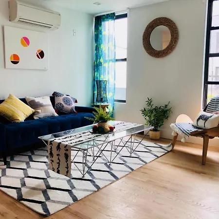 Modern And Newly Renovated 3 Bedroom In Greenpoint Apartment *