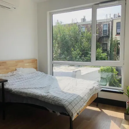 Sunny Private Bedroom Brooklyn Homestay *