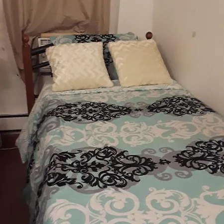 Apartment Peaceful Bedroom *