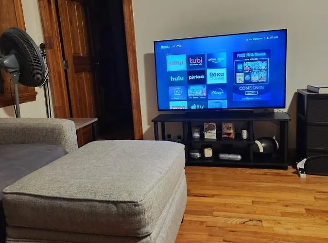 In The Heart Of Nyc! Time Sq, Theater District, Javits Center