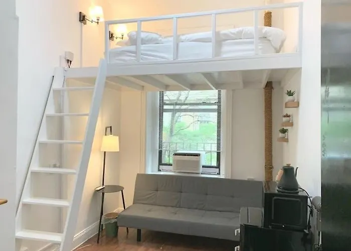 Private Room With Shared Bath On Union Square 11