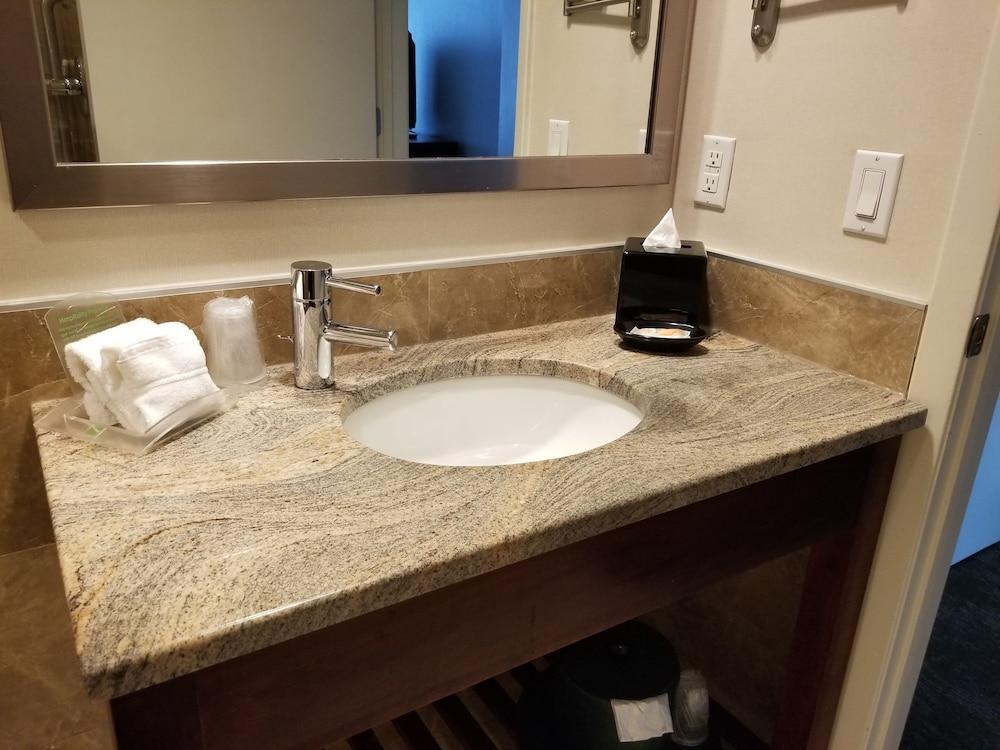 Lic Manhattan View Hotel