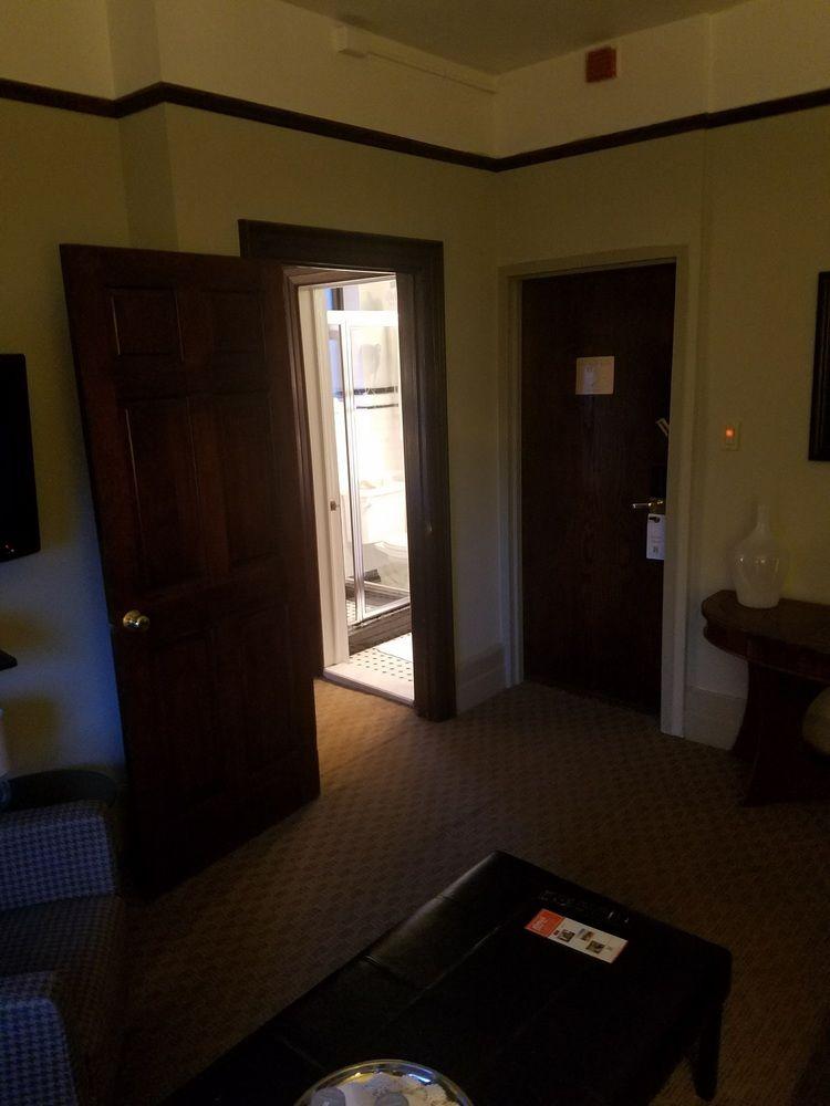 Wales Hotel