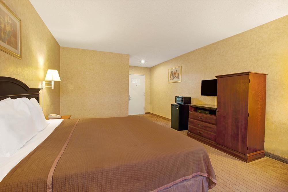 Hotel West Farms
