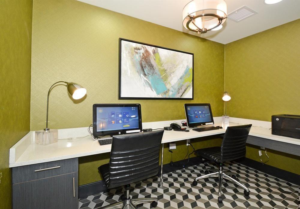 Best Western Plus Laguardia Airport Hotel 3*