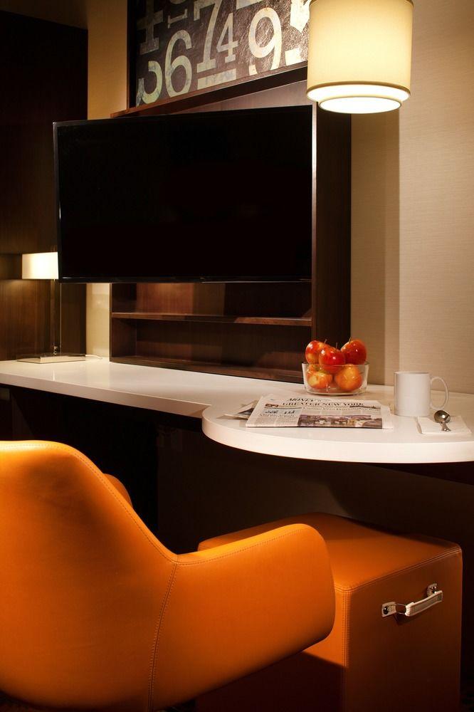 By Marriott Downtown Manhattan/world Trade Center Area 4*