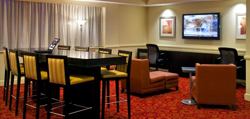 Laguardia Airport Marriott 4*