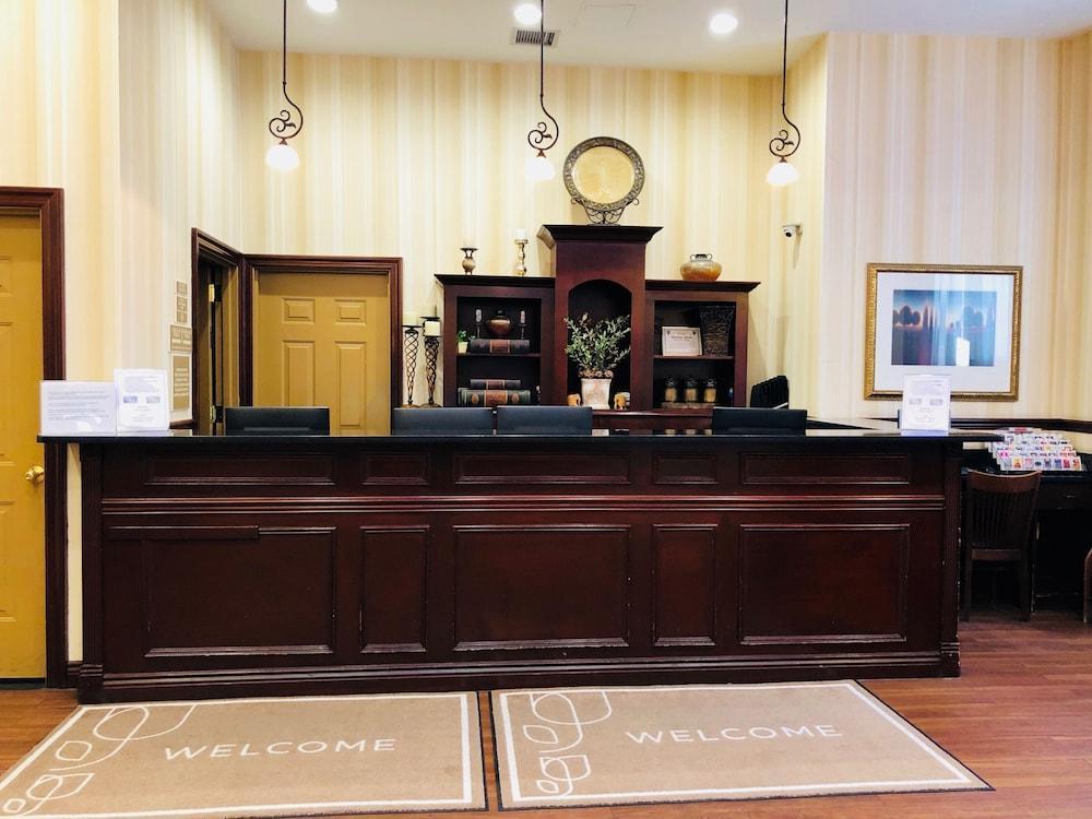 Queens County And Hotel