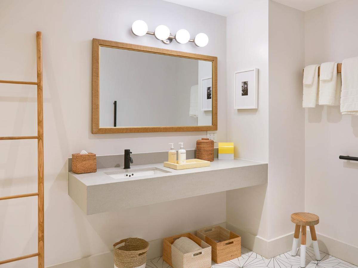 The Rockaway 4* New York