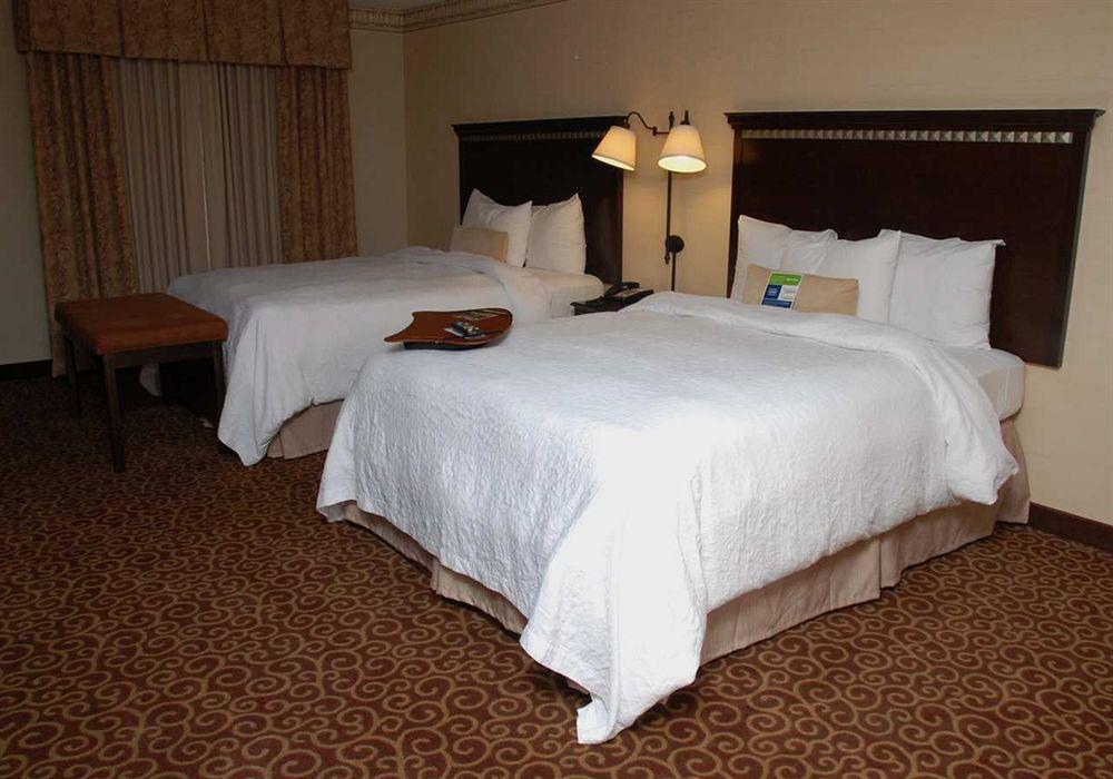 Hotel Hampton & Staten Island