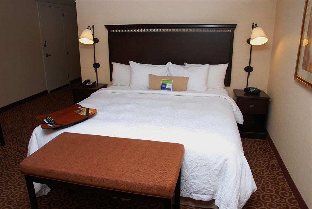 Hampton & Staten Island Hotel