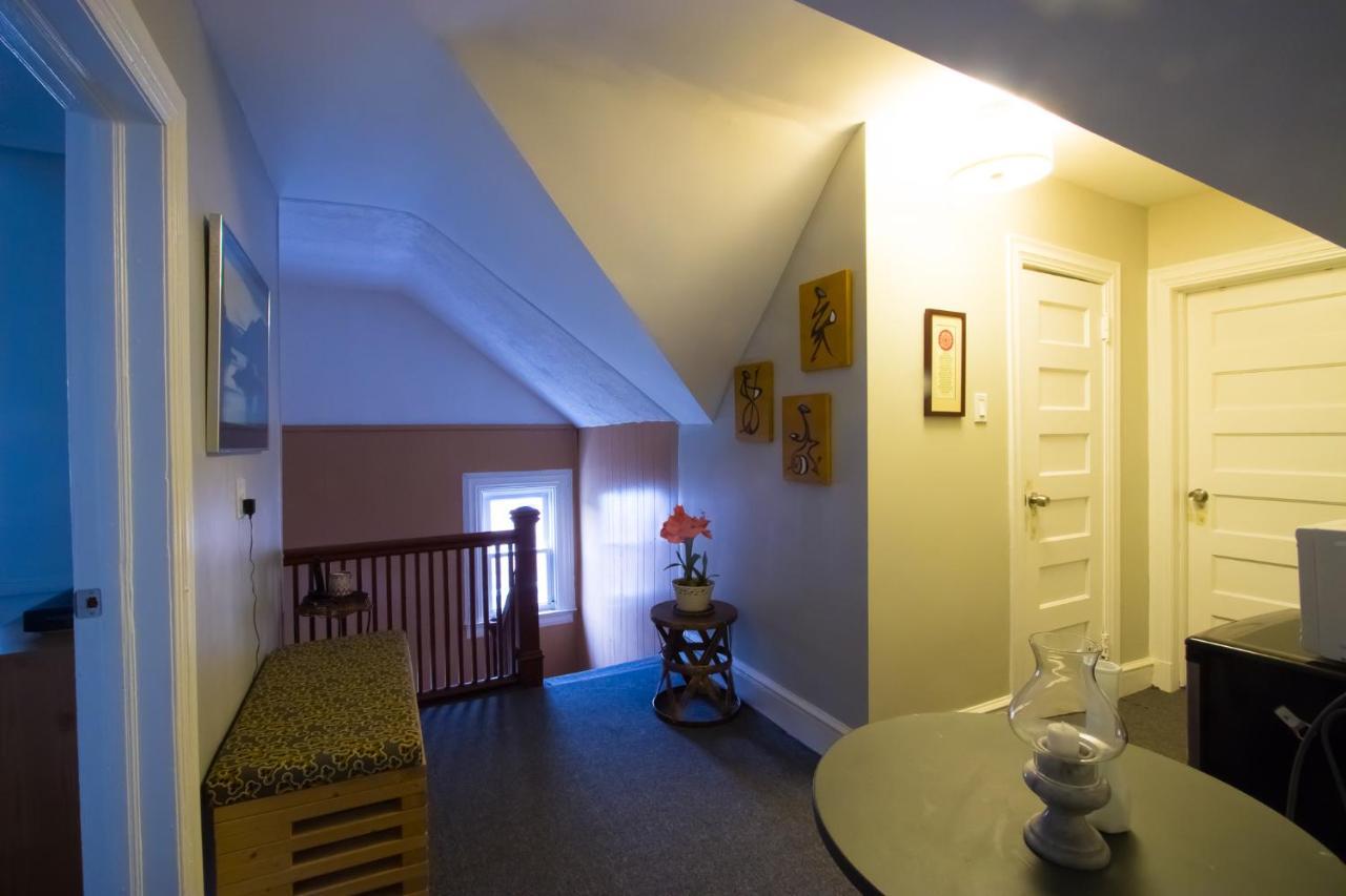 A And Fayebed And Breakfast, Inc, Bed & Breakfast New York