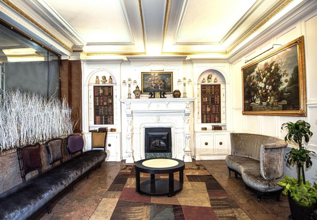 Night Broadway Hotel