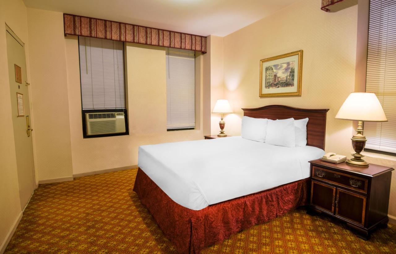 Night Broadway New York