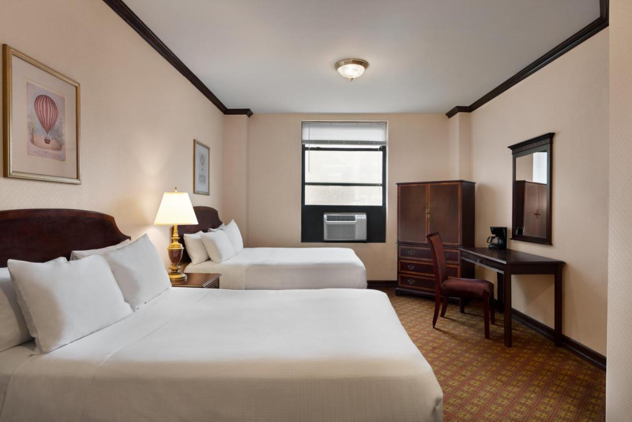 Hotel Night Broadway 3*