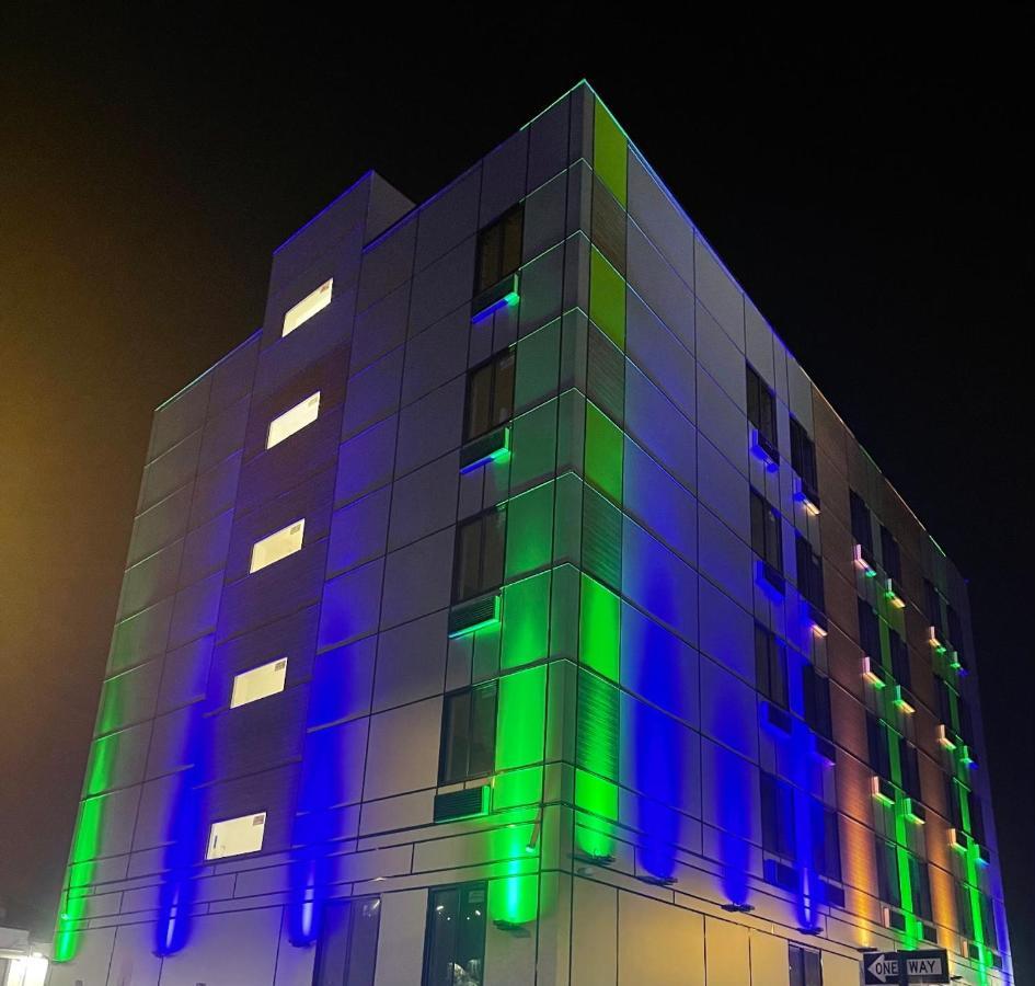 Casa Blanca Brooklyn Downtown Hotel New York