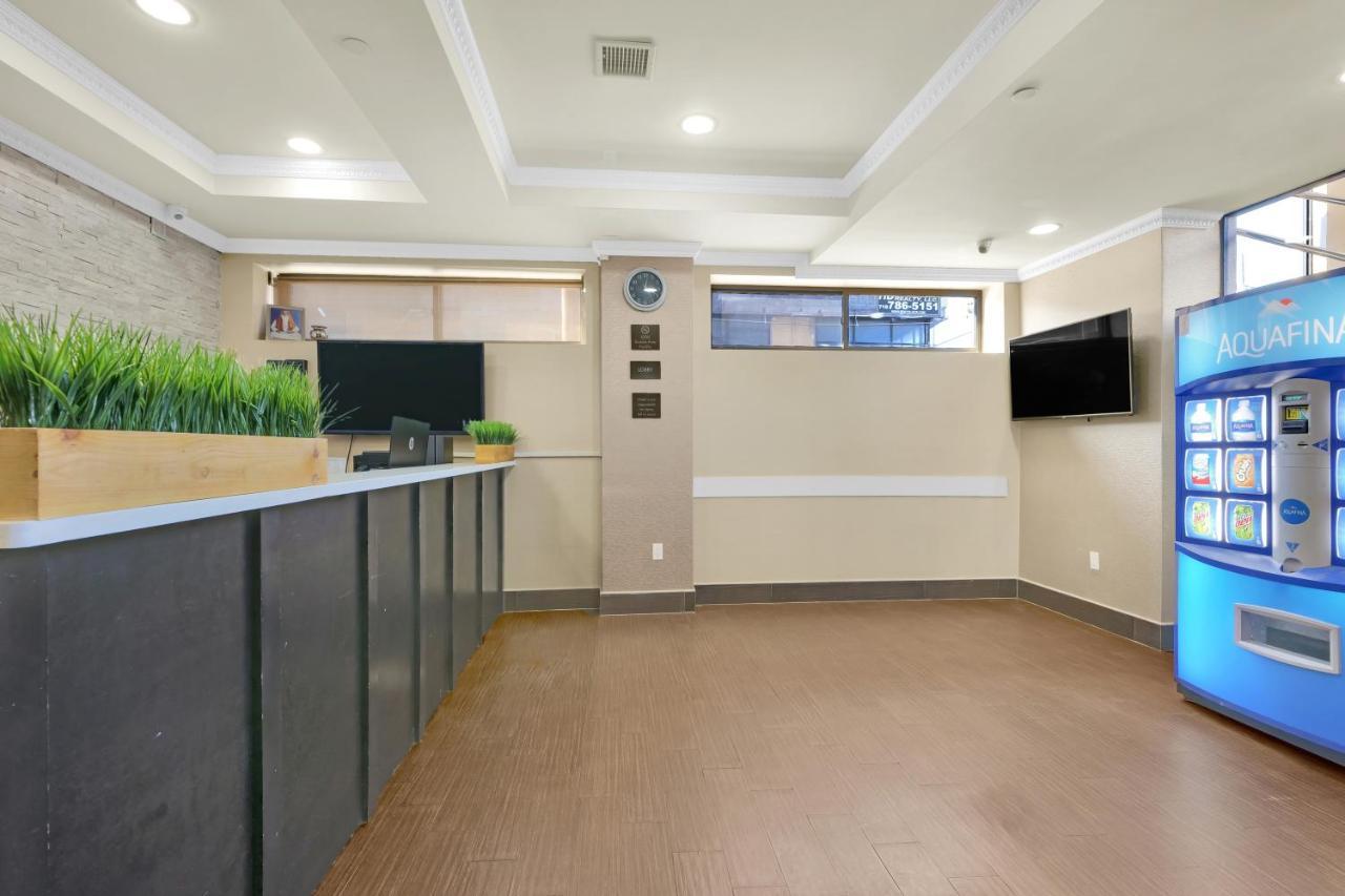 Pergola Jamaica Jfk Hotel