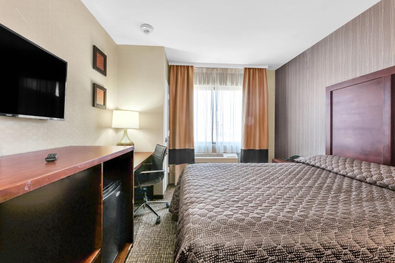 Pergola Jamaica Jfk Hotel