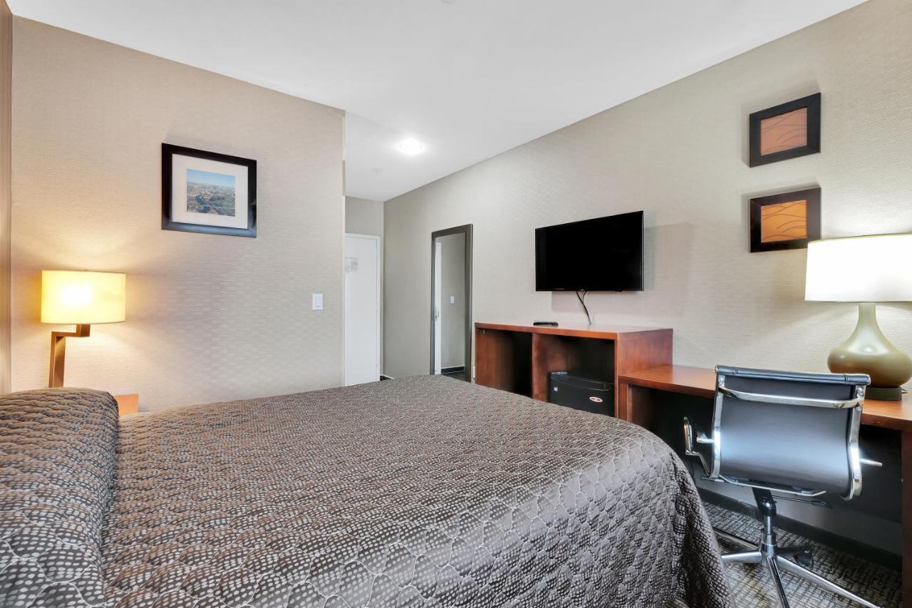 Pergola Jamaica Jfk Hotel